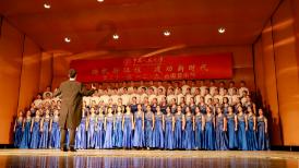 离开导演妻子后,他再婚娶小12岁娇妻,不介意对方离异还带着娃
