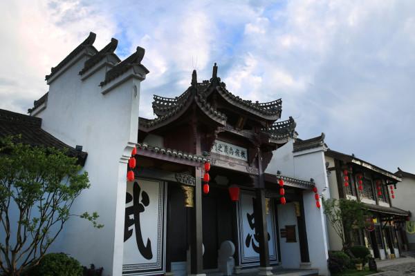 奥日与黑暗森林